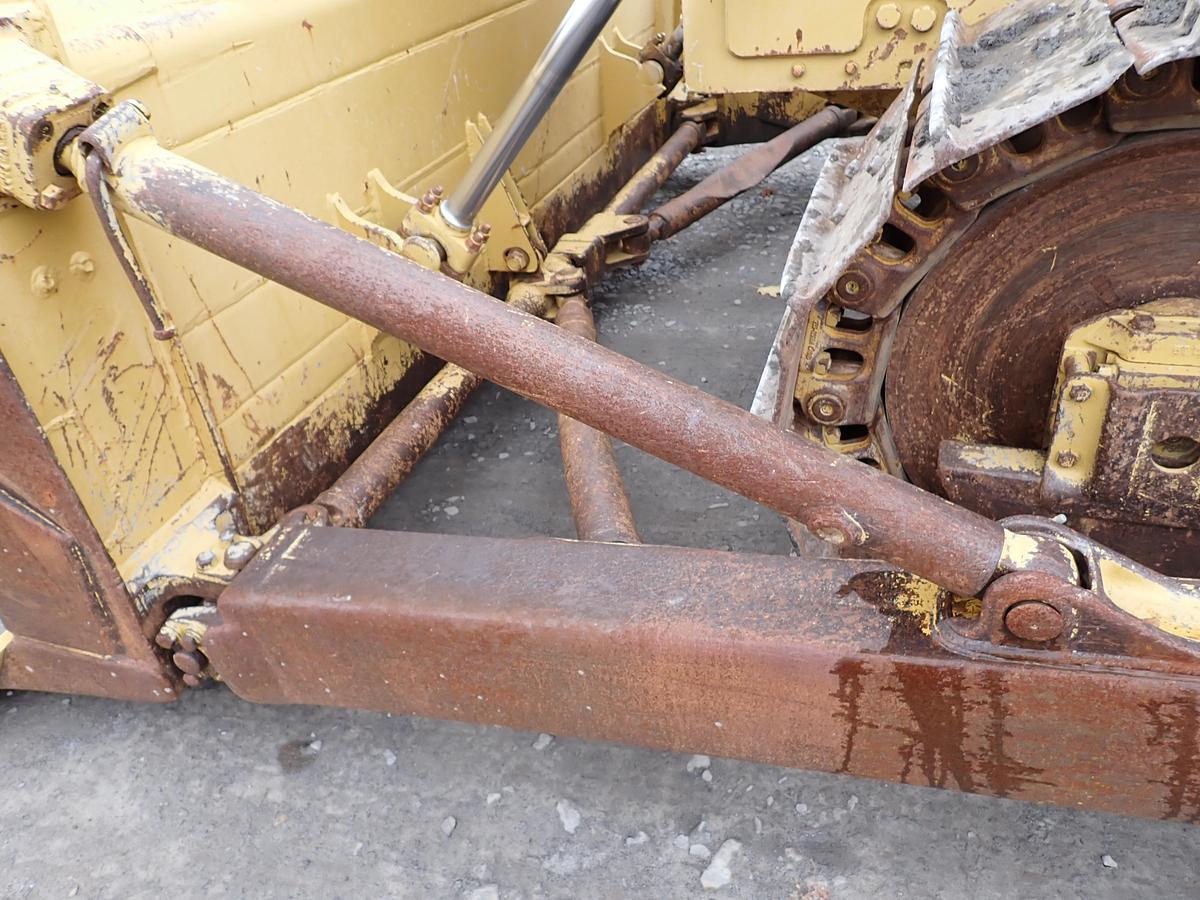 Used 1980 CAT D7G Crawler Dozer w/ RIPPER!