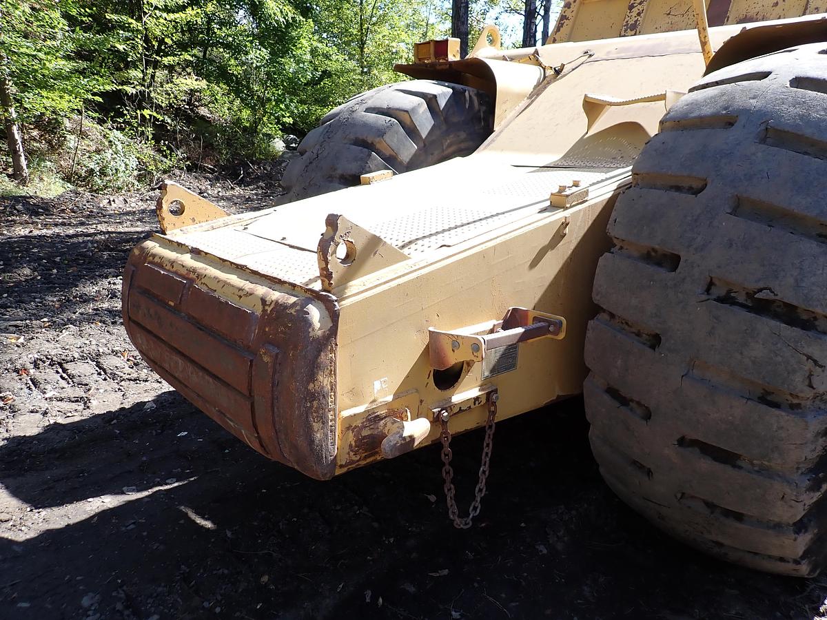Used 2004 CAT 621G Motor Scraper