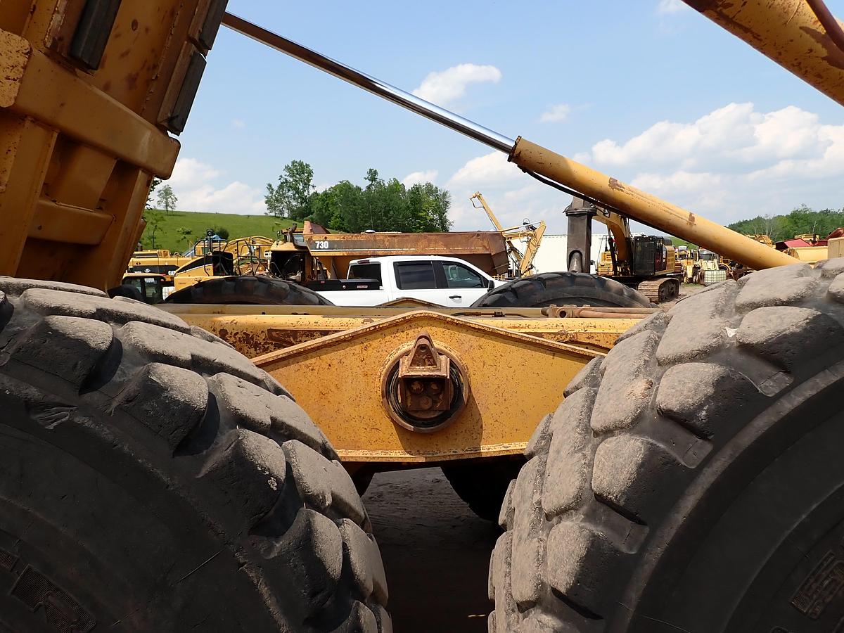 Used 2003 CAT 735