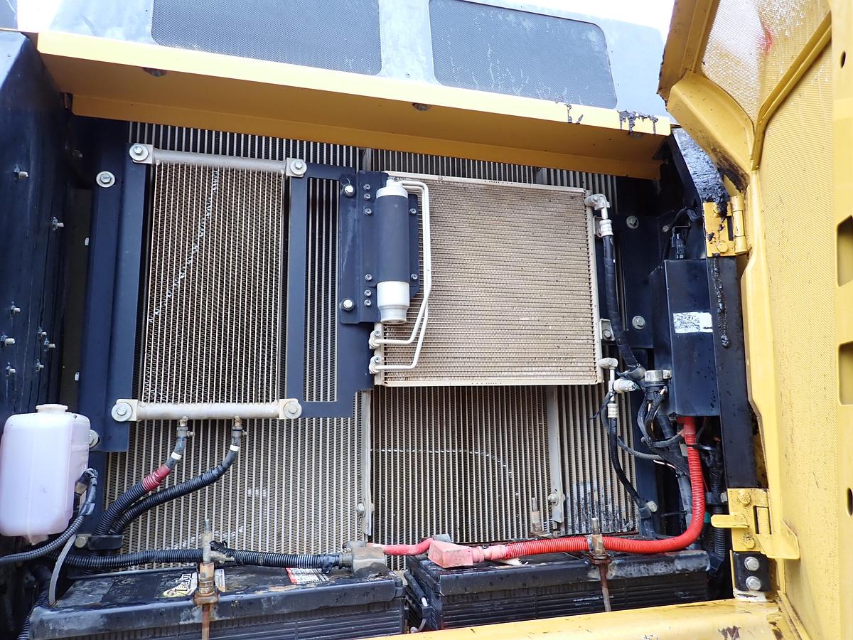 Used 2020 John Deere 300G LC Hydraulic Excavator