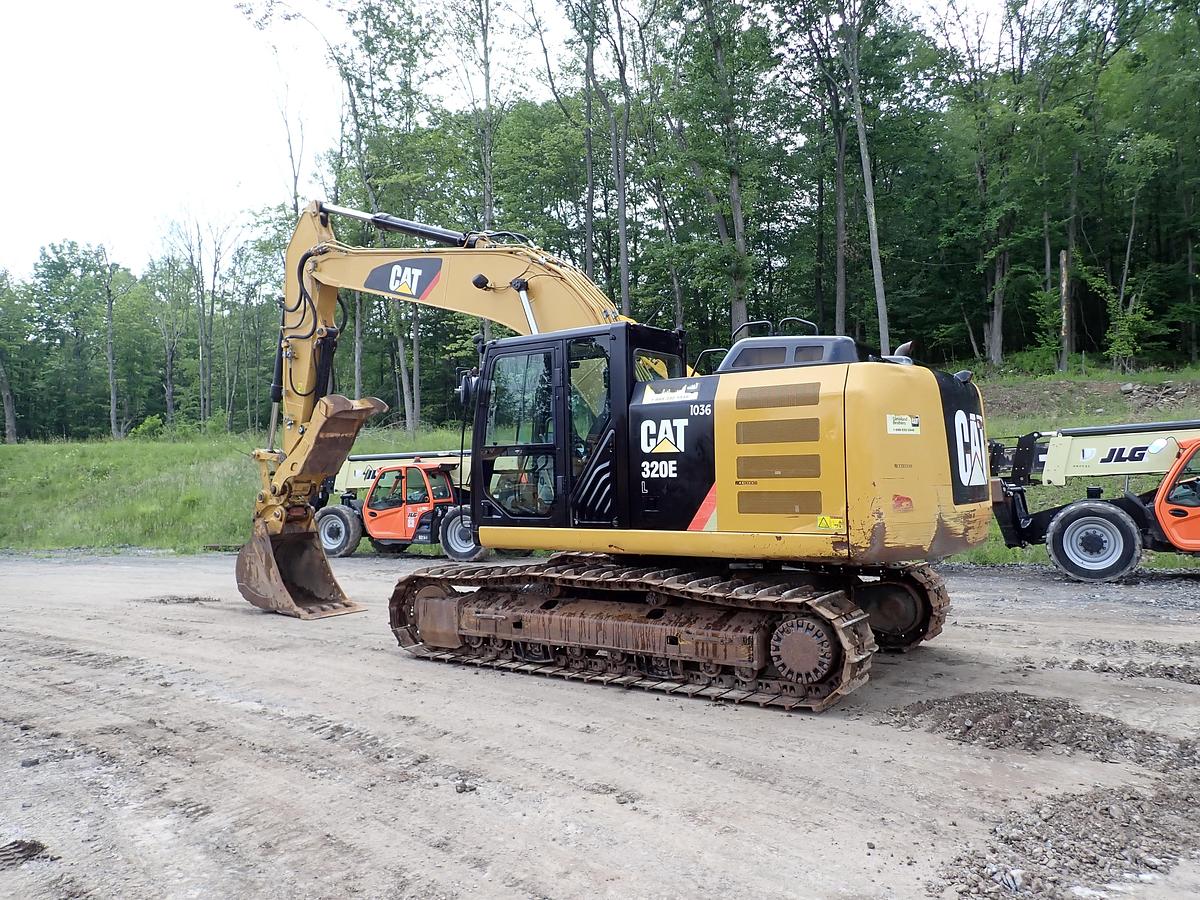 Used 2013 CAT 320EL