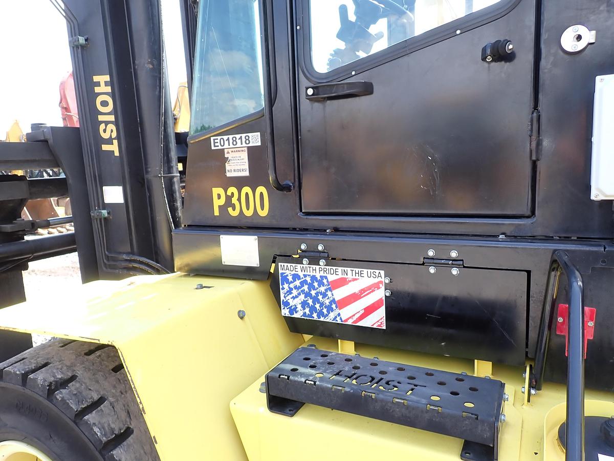 Used 2015 Hoist P300 30,000 Lb Forklift LOW HOURS!