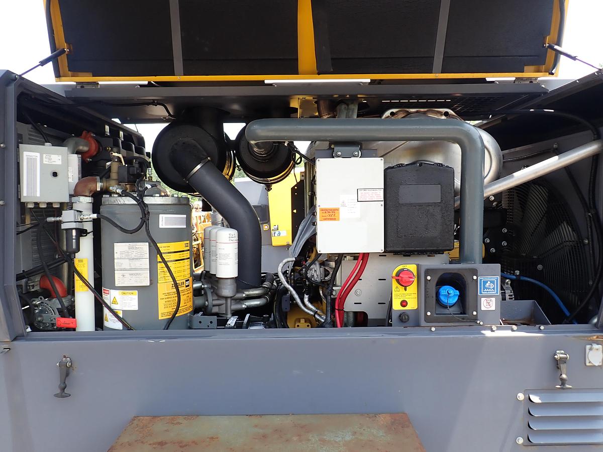 Used 2020 Atlas Copco XAS950CD8 950 CFM Air Compressor 842 HOURS