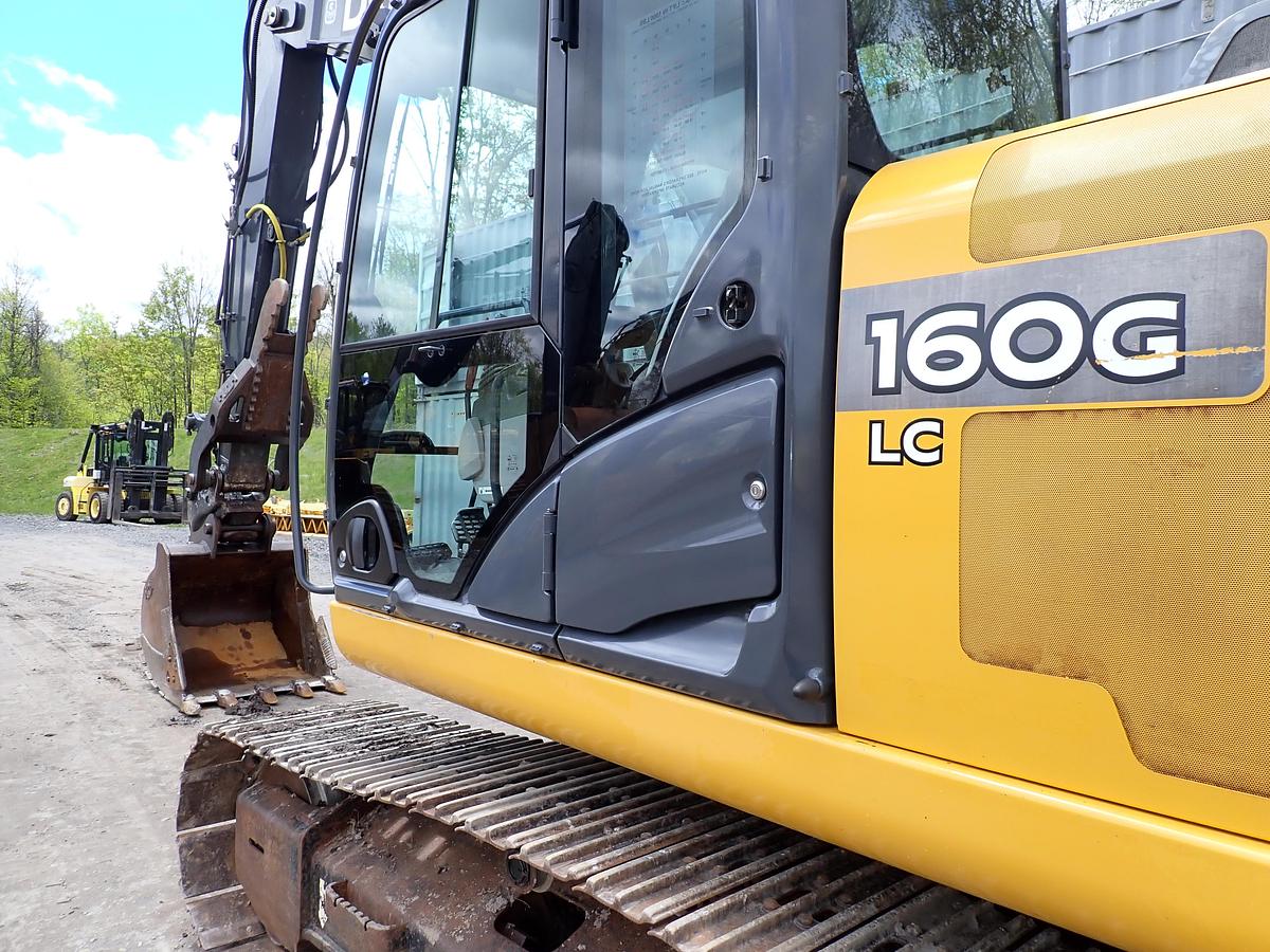 Used 2015 John Deere 160G LC Excavator HYDRAULIC THUMB & QC