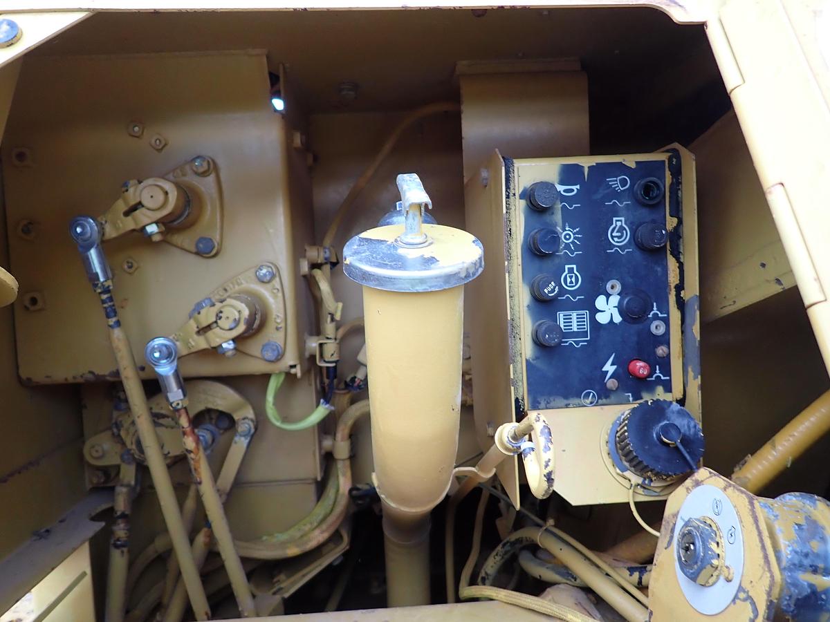 Used 1989 CAT D4H Series II Crawler Dozer 