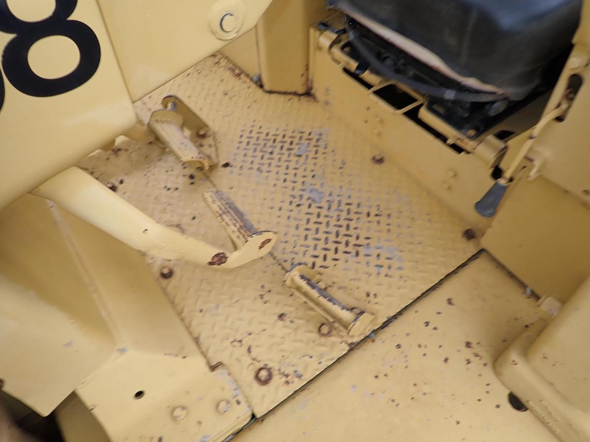 Used 1980 CAT D7G Crawler Dozer w/ RIPPER!