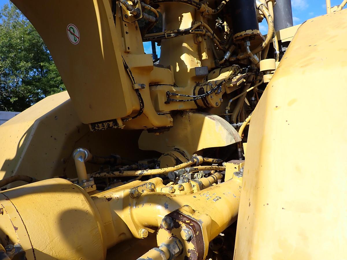 Used 2007 CAT 621G Motor Scraper