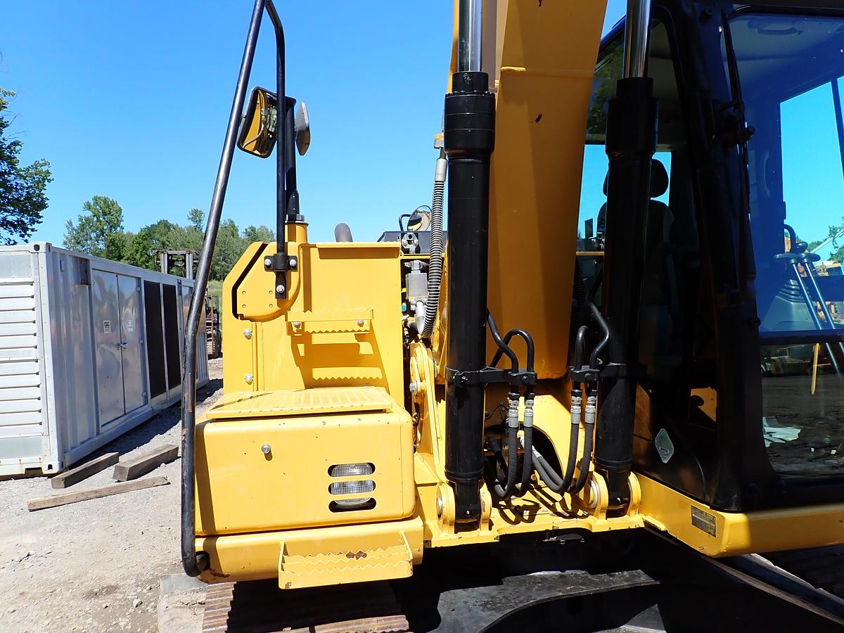Used 2018 CAT 313FL GC Excavator HYDRAULIC THUMB