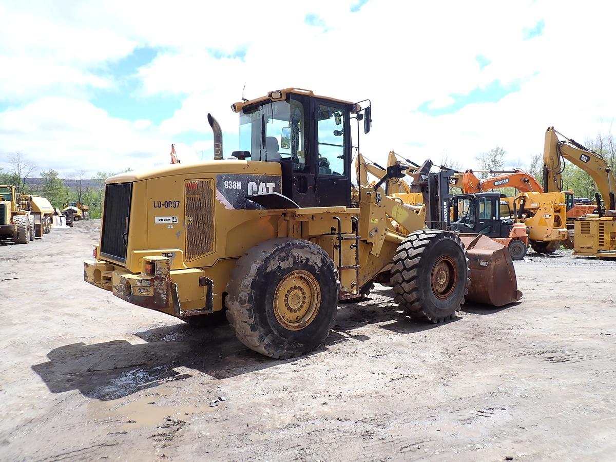 Used 2010 CAT 938H