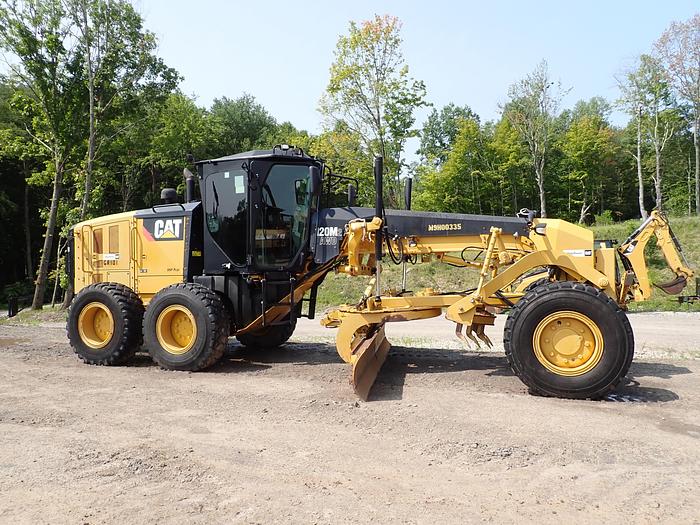 Used 2015 CAT 120M2 AWD