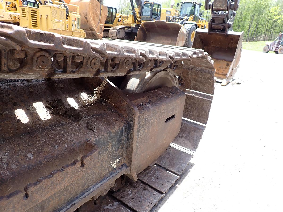 Used 2015 John Deere 160G LC Excavator HYDRAULIC THUMB & QC