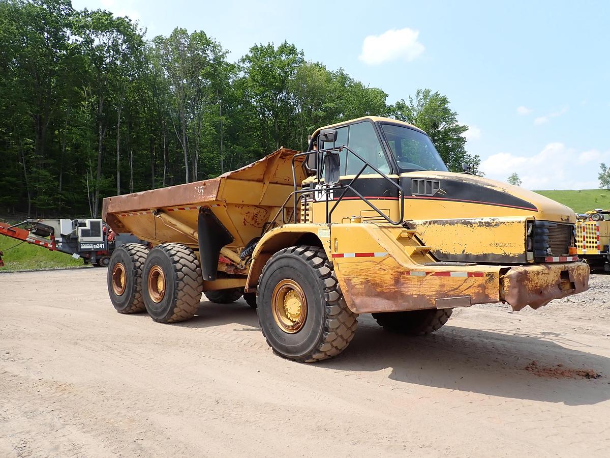 Used 2003 CAT 735