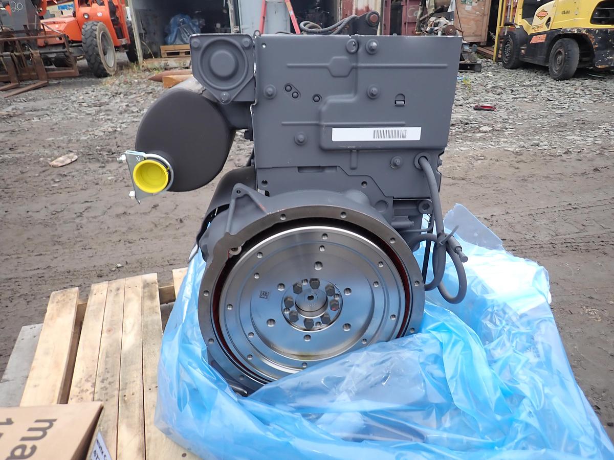 Deutz D2011 L03I Diesel Engine FACTORY NEW!