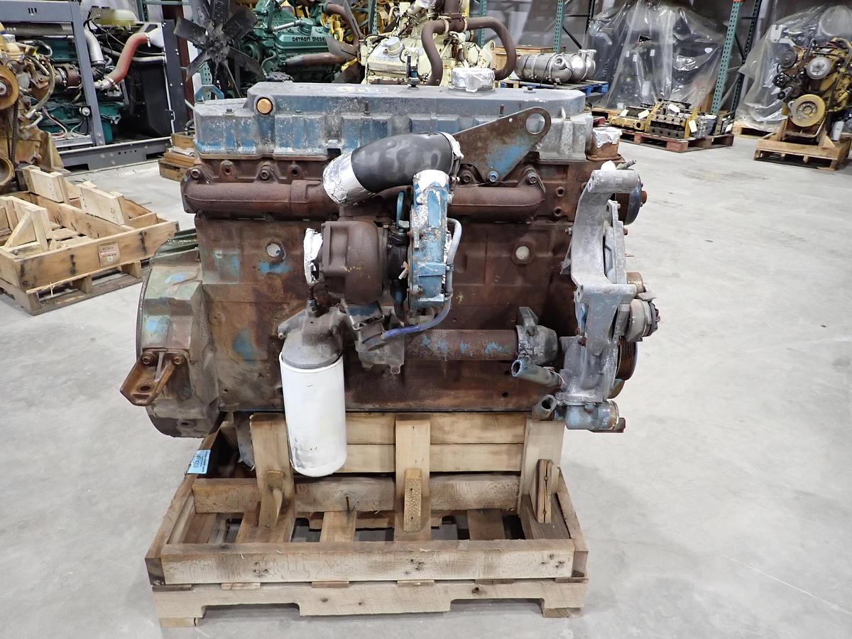Used 2000 International DT466E 190 HP Truck Engine