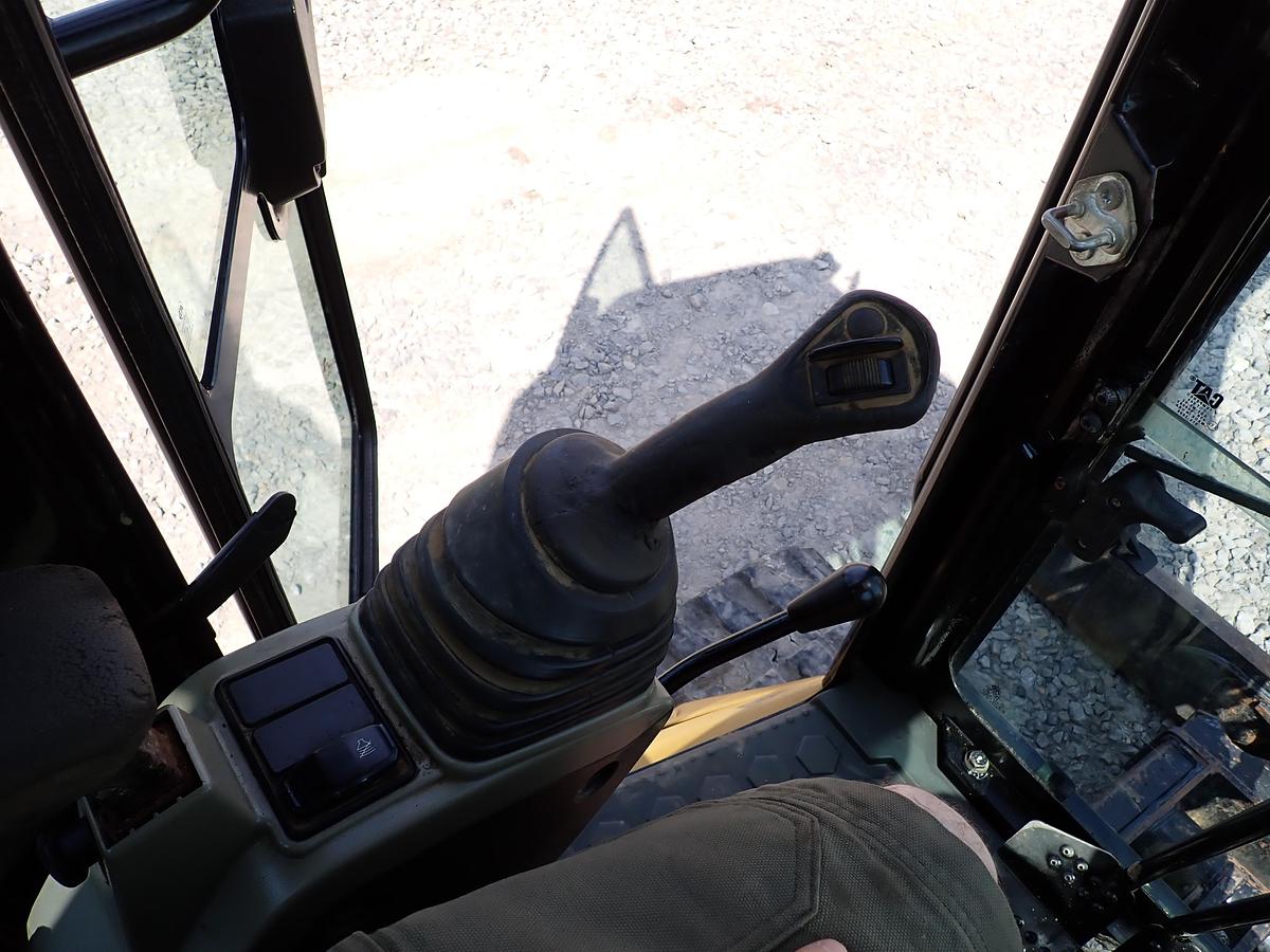 Used 2016 CAT 304E2 CR Mini Excavator HYDRAULIC THUMB!