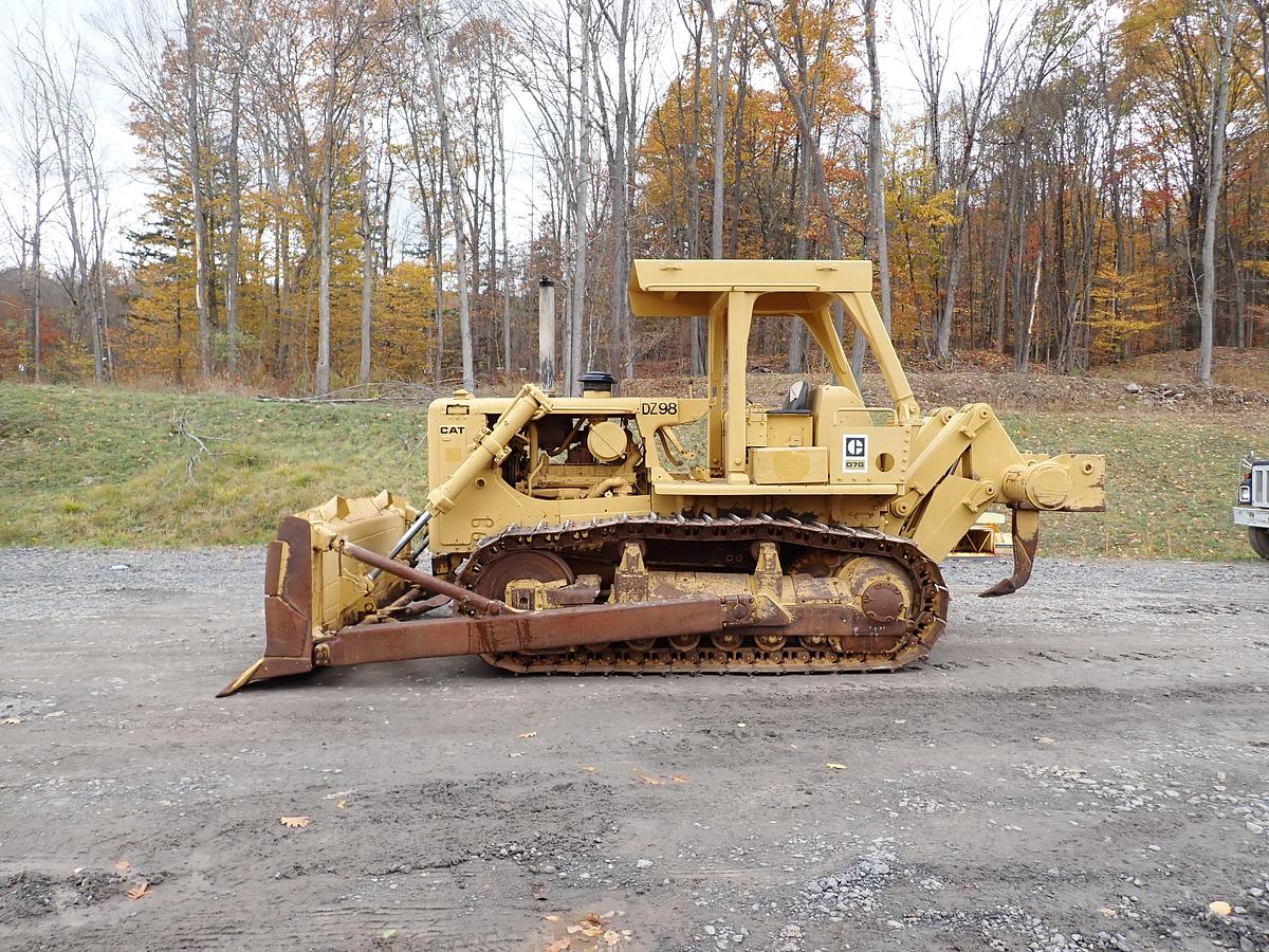 Used 1980 CAT D7G Crawler Dozer w/ RIPPER!
