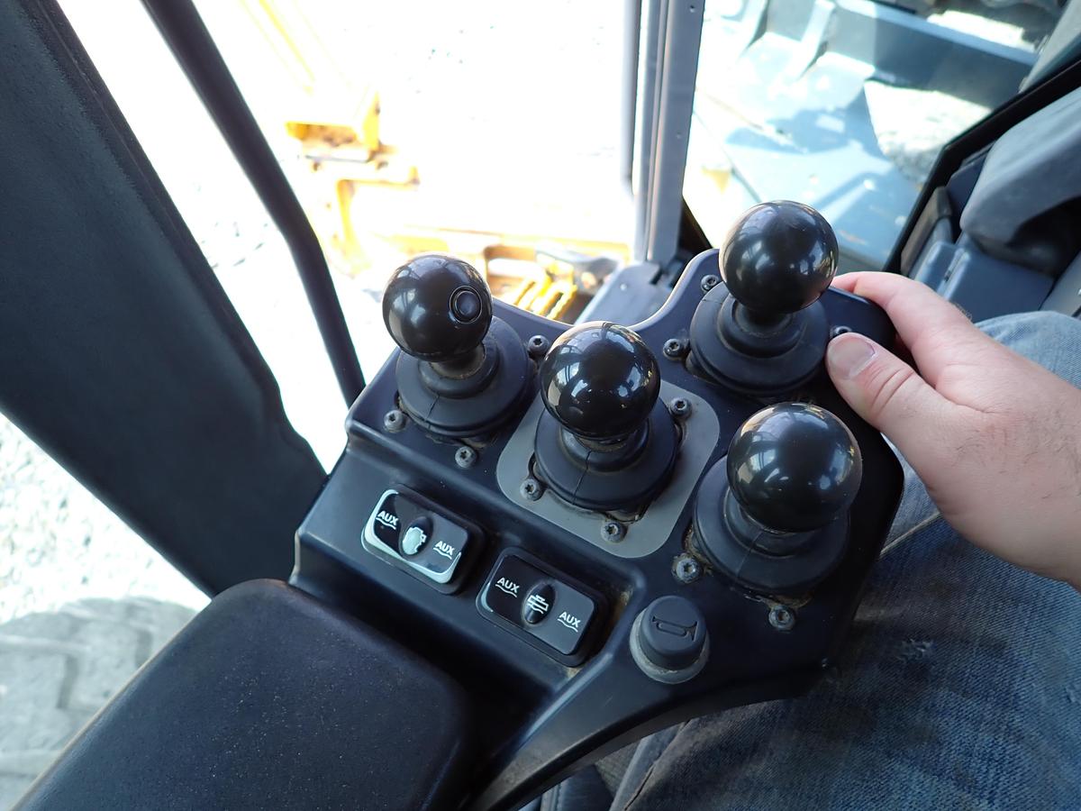 Used 2016 John Deere 772GP Motor Grader w/ GPS