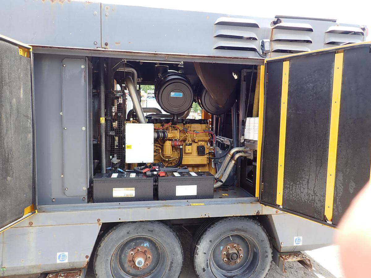 Used 2013 Atlas Copco XATS1050 CD7 1050 CFM Air Compressor