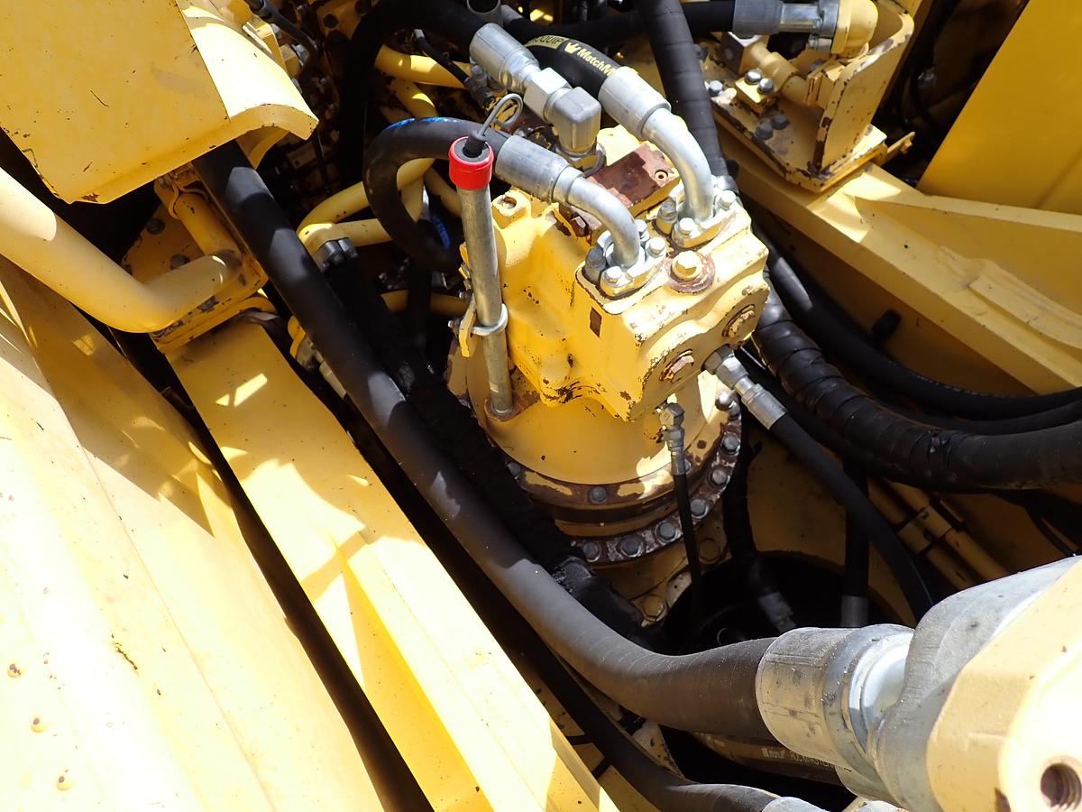 Used 2013 Komatsu PC490LC-10 Excavator 