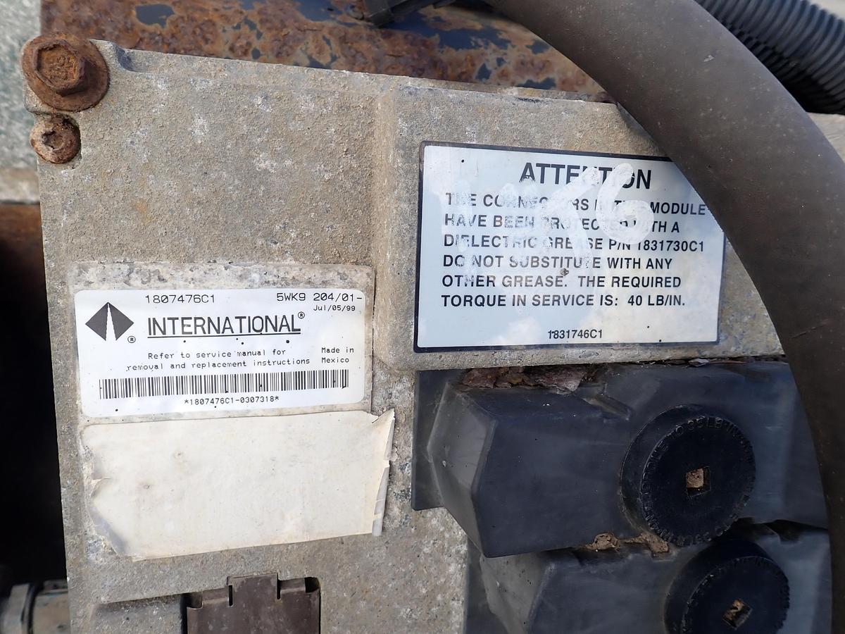 Used 2000 International DT530E Truck Engine