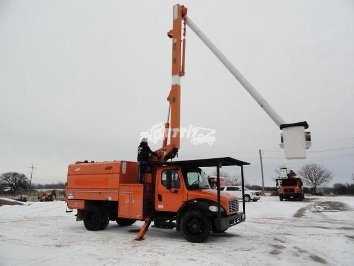 Used 2011 FREIGHTLINER BUSINESS CLASS M2 106