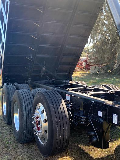 Used 2006 MACK CV 713