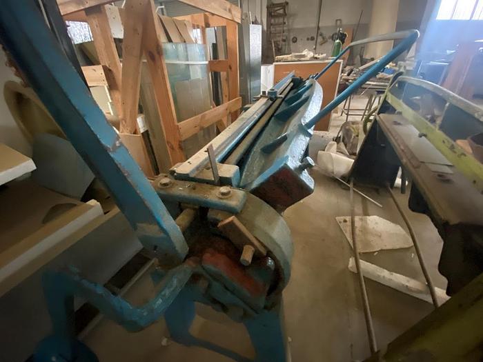 Used FJ Edwards 6ft Manual Folder