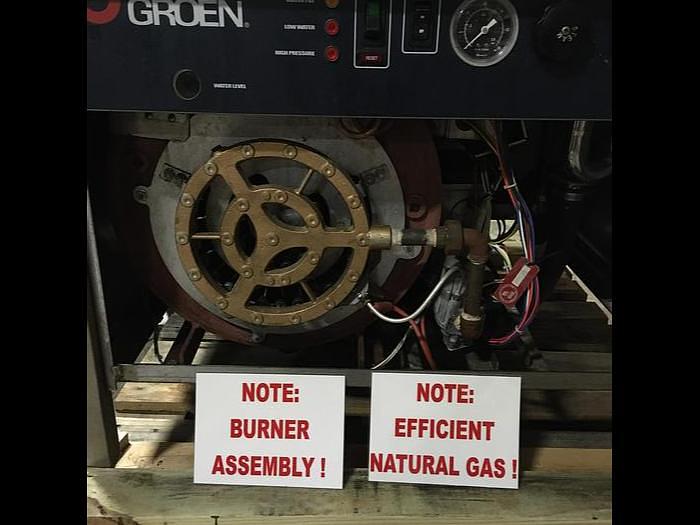 Used GROEN DOUBLE 20 QT. TRUNNION KETTLES ON SELF CONTAINED NAT. GA...