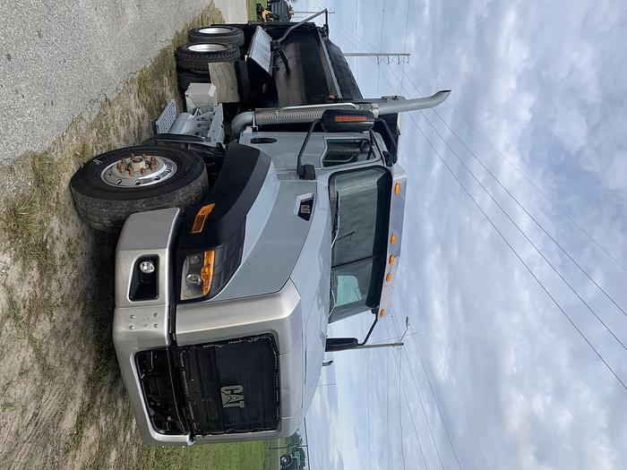 Used 2013 CATERPILLAR CT660