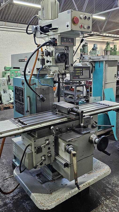 Used TOS FNK 25/C GEARBOX KNEE TURRET MILLING MACHINE – EXCELLENT CONDITION!