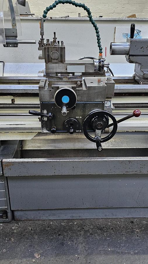 Used COLCHESTER TRIUMPH VS2500 X 1250MM GAP BED CENTRE LATHE
