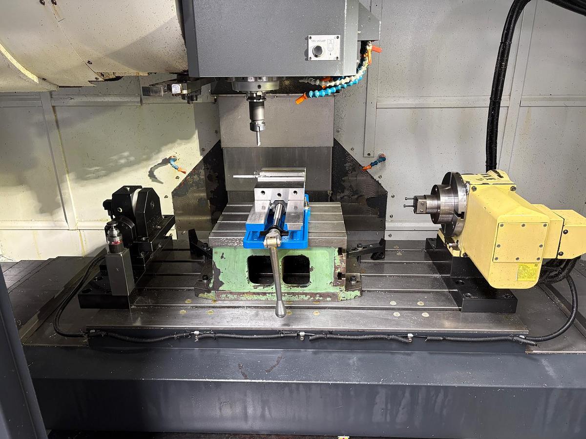 Used 2012 FEELER VERTICAL CNC MACHINING CENTRE VMP-1100