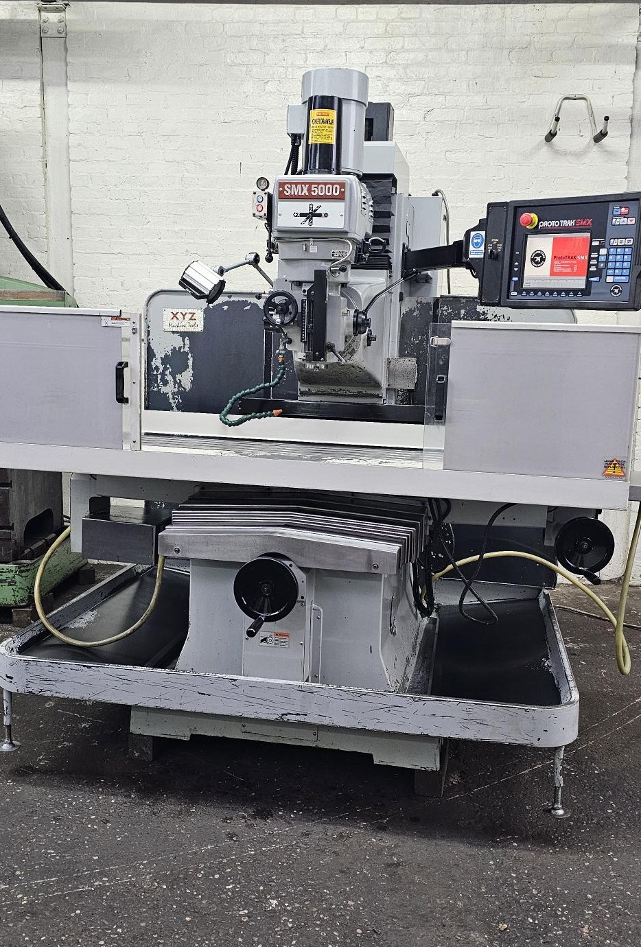 Used XYZ SMX 5000 VERTICAL BED TYPE CNC MILLING MACHINE