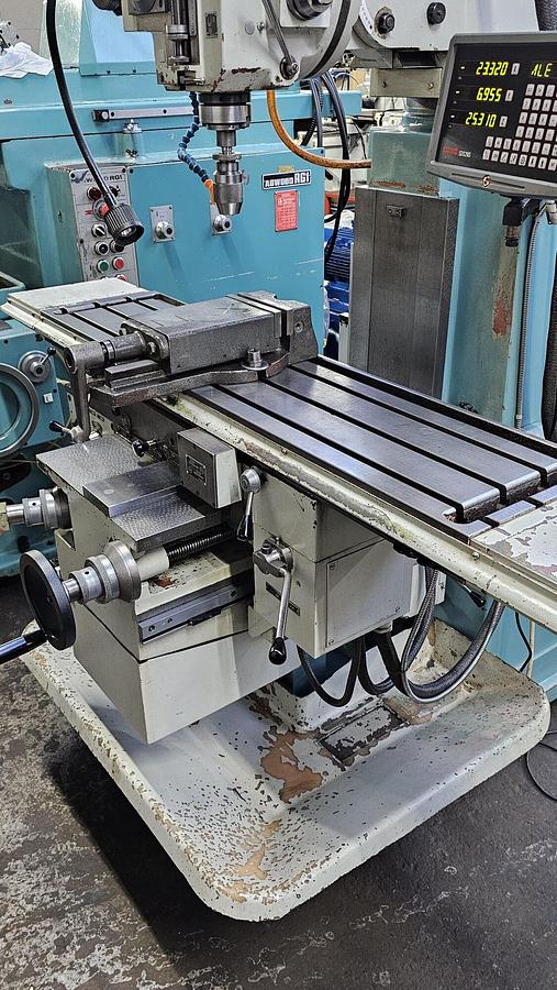 Used TOS FNK 25/C GEARBOX KNEE TURRET MILLING MACHINE – EXCELLENT CONDITION!