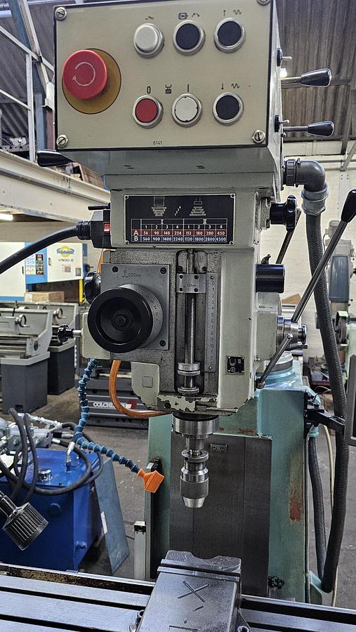 Used TOS FNK 25/C GEARBOX KNEE TURRET MILLING MACHINE – EXCELLENT CONDITION!