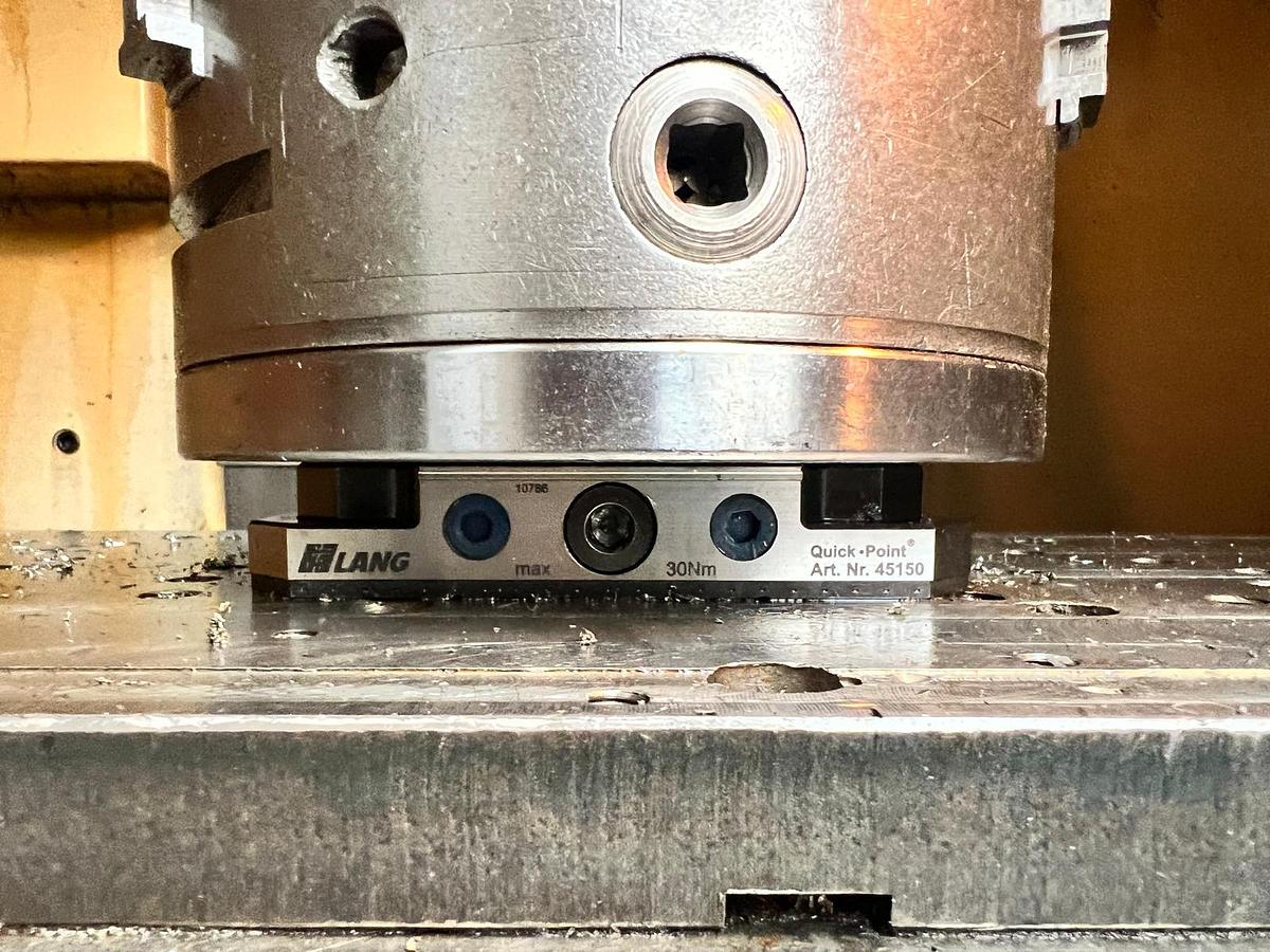 Used MAZAK VCN 410A VERTICAL MACHINING CENTRE