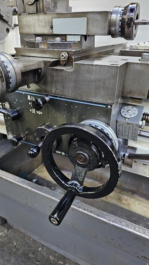 Used COLCHESTER TRIUMPH VS2500 X 1250MM GAP BED CENTRE LATHE