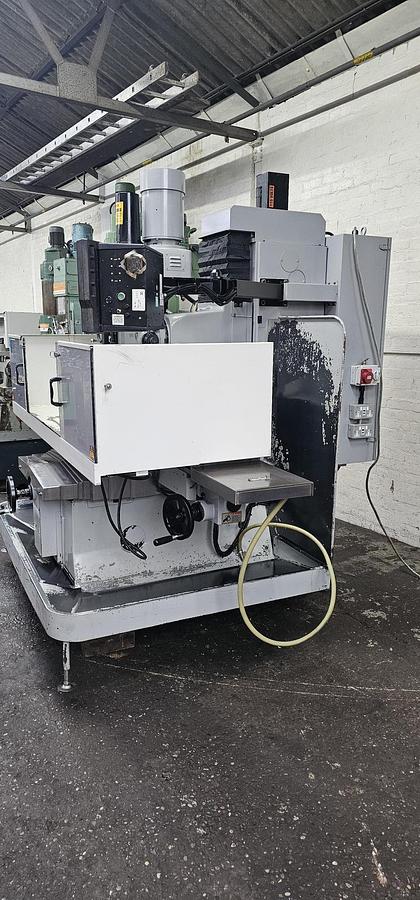 Used XYZ SMX 5000 VERTICAL BED TYPE CNC MILLING MACHINE