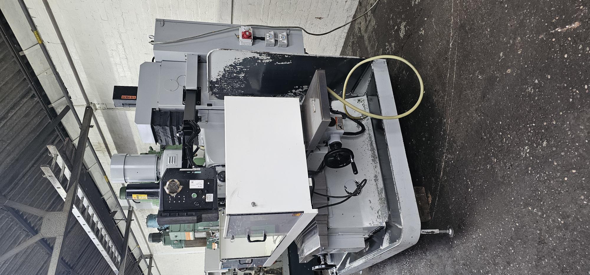 Used XYZ SMX 5000 VERTICAL BED TYPE CNC MILLING MACHINE