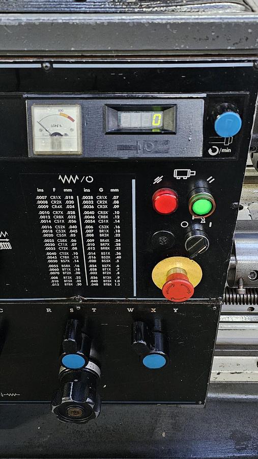 Used COLCHESTER TRIUMPH VS2500 X 1250MM GAP BED CENTRE LATHE