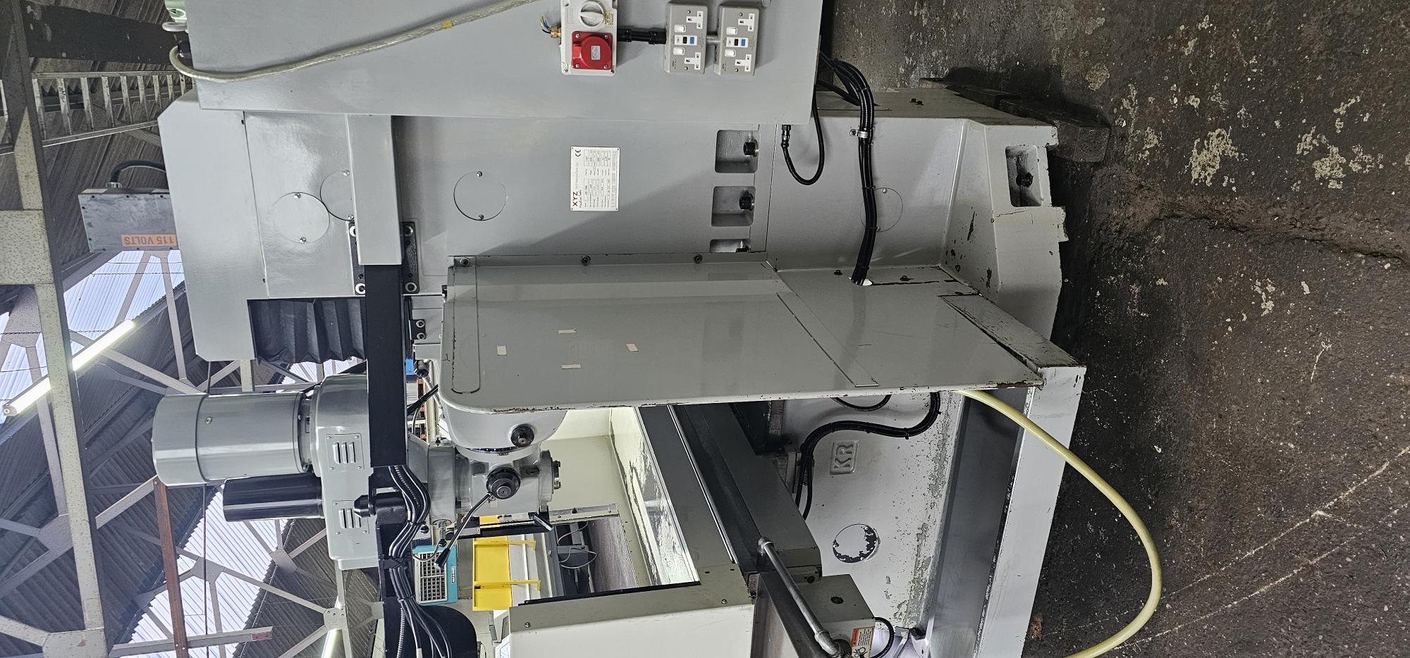 Used XYZ SMX 5000 VERTICAL BED TYPE CNC MILLING MACHINE