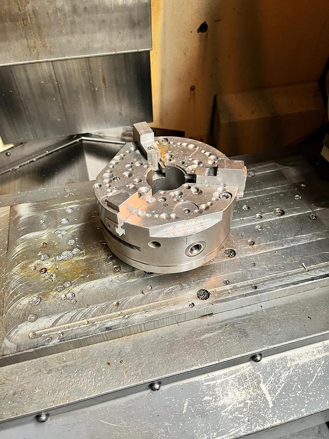 Used MAZAK VCN 410A VERTICAL MACHINING CENTRE