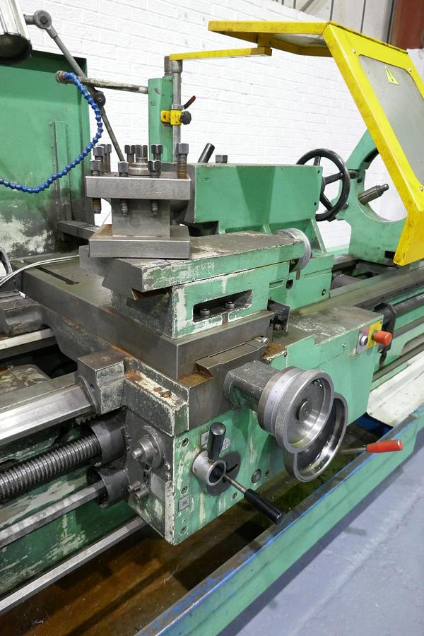 Used 2007 TRENS SN710S GAP BED UNIVERSAL CENTRE LATHE