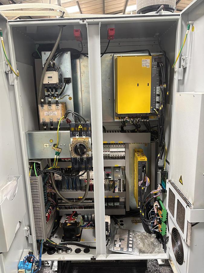 Used 2015 HARDINGE BRIDGEPORT VERTICAL CNC MACHINING CENTRE GX 480