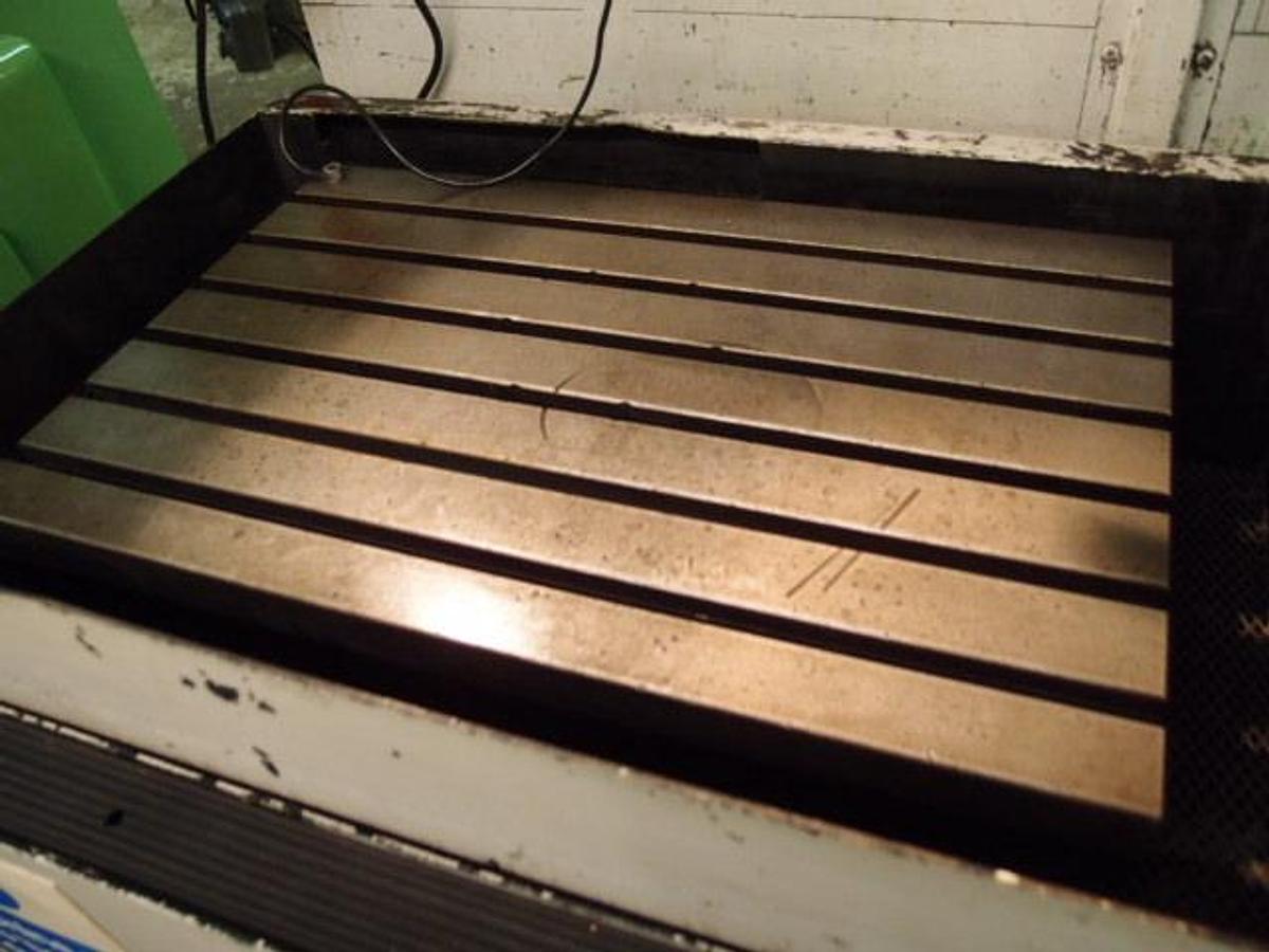 Used HURCO 900M MARK 2 LARGE CAPACITY PRECISION SPARK EROSION MACHINE WITH 50A PULSE GENERATOR