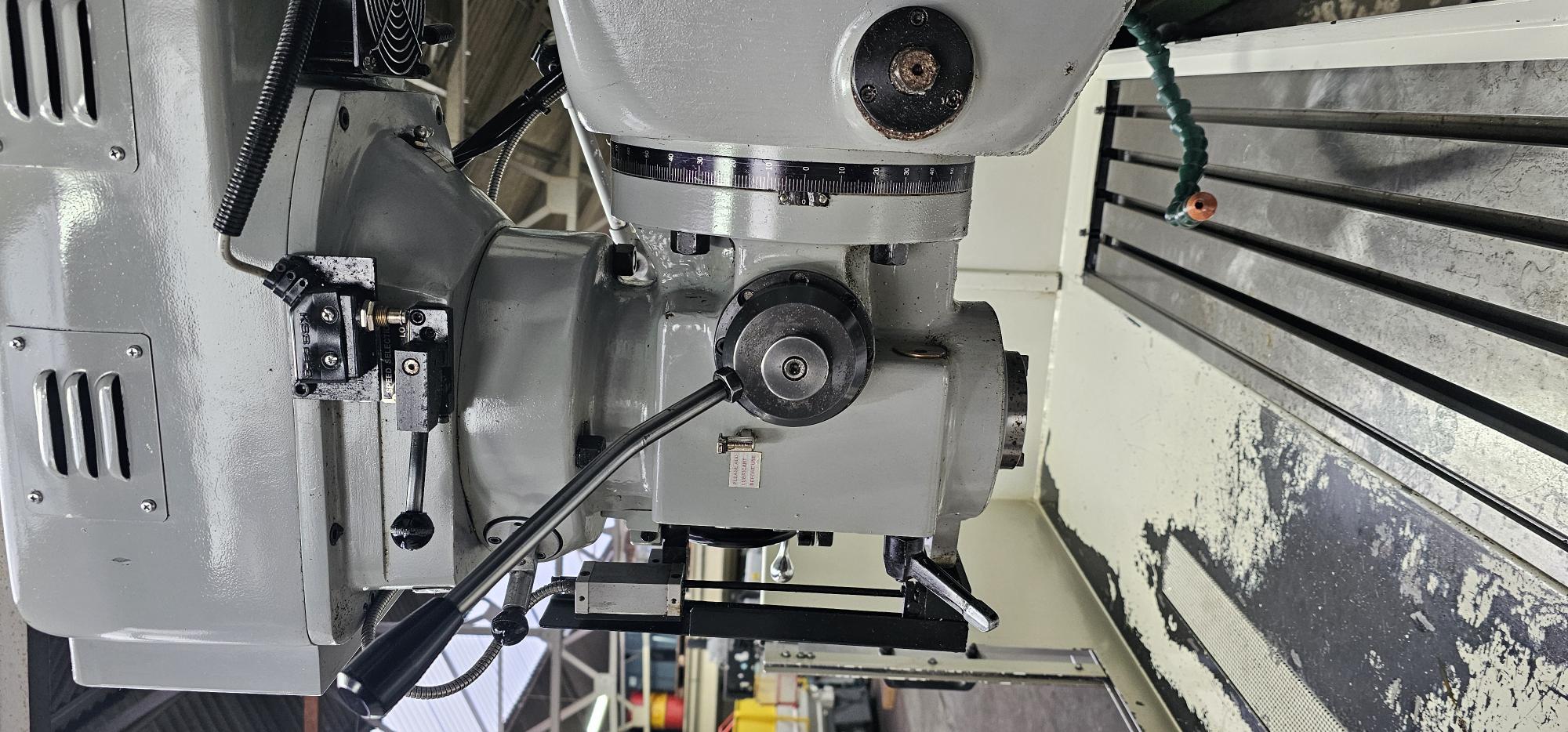 Used XYZ SMX 5000 VERTICAL BED TYPE CNC MILLING MACHINE