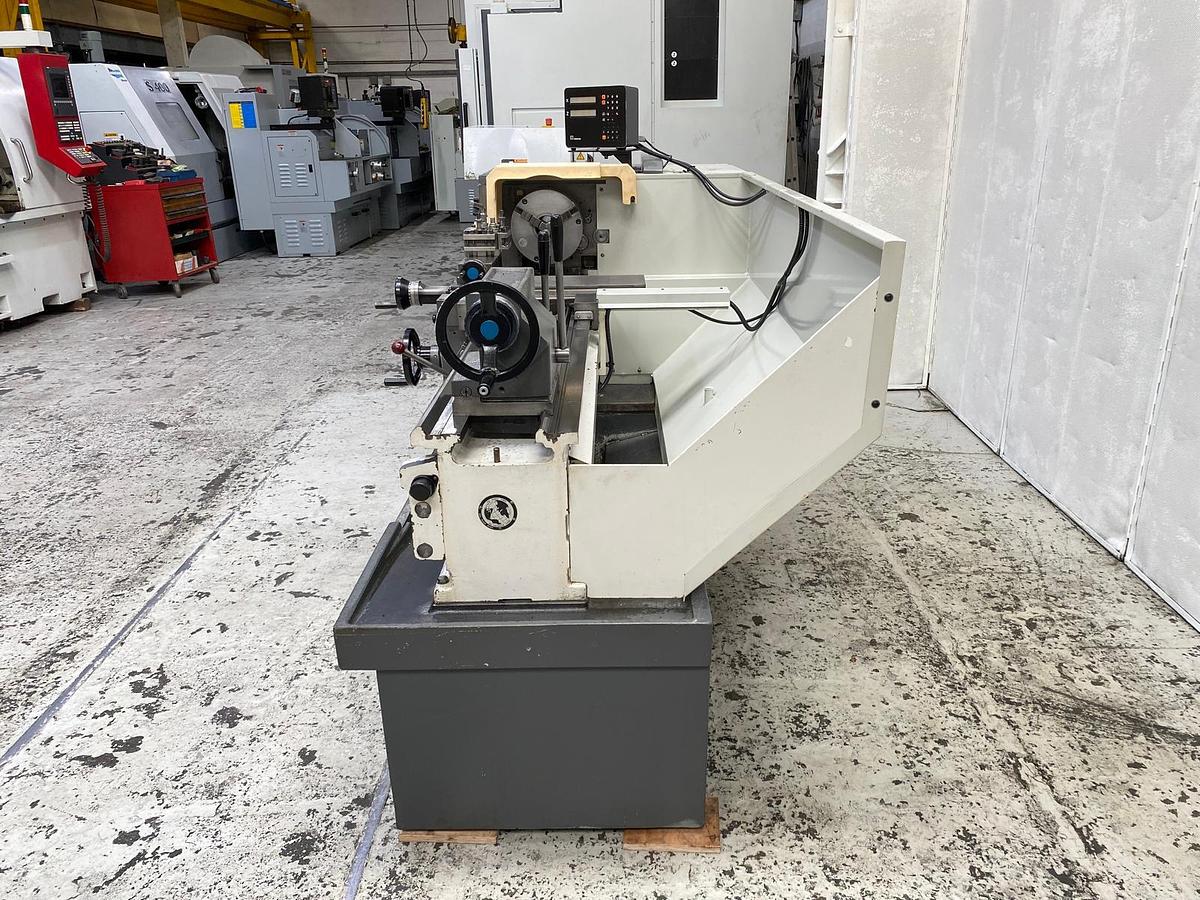 Used COLCHESTER TRIUMPH VS2500 X 1250MM GAP BED CENTRE LATHE