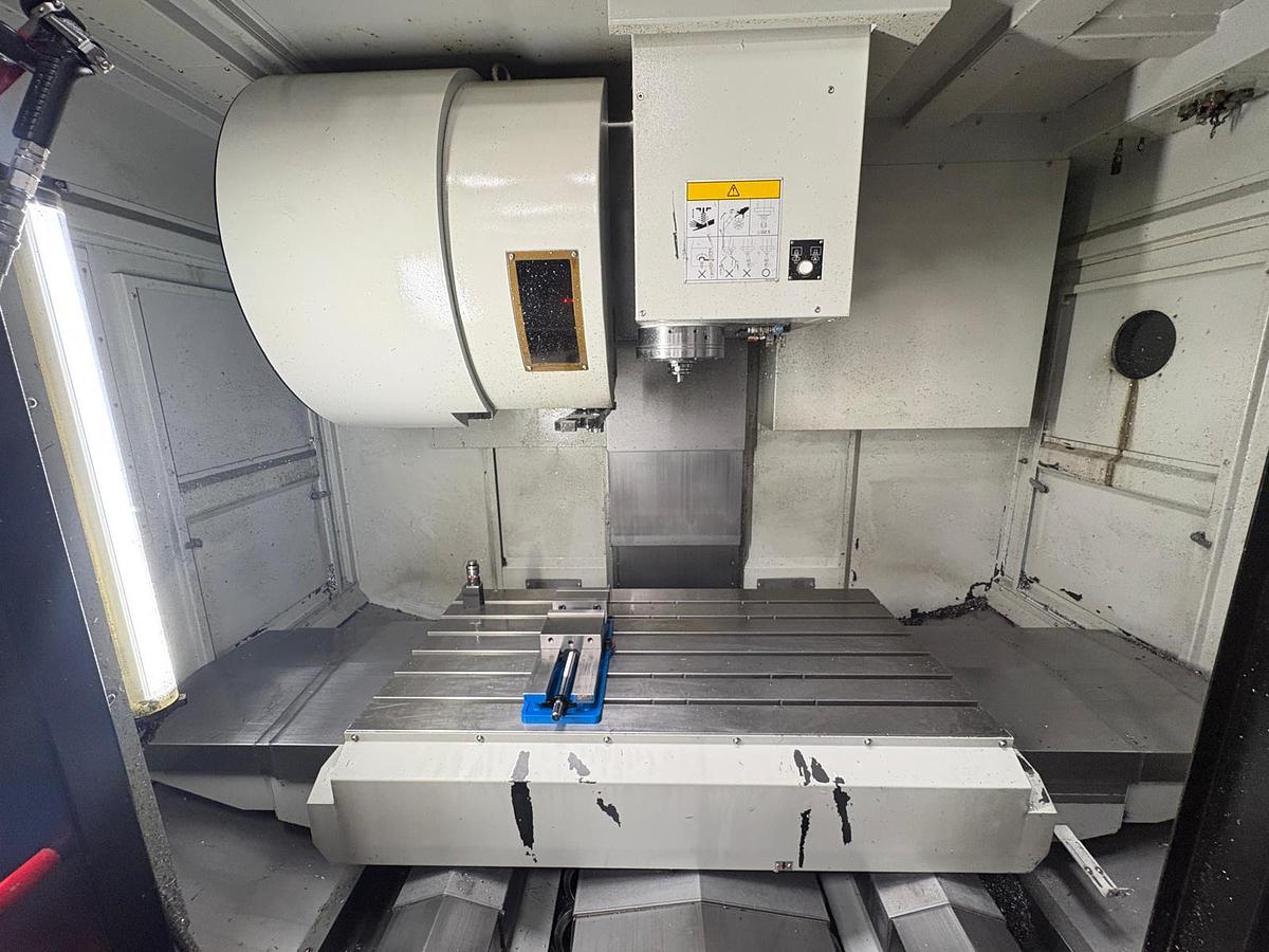 Used 2016 QUASER VERTICAL CNC MACHINING CENTRE MV204P