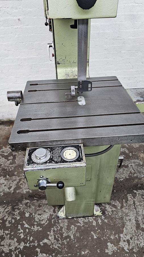 Used STARTRITE 20RWH VERTICAL BANDSAW WITH HYDRAULC TABLE FEED