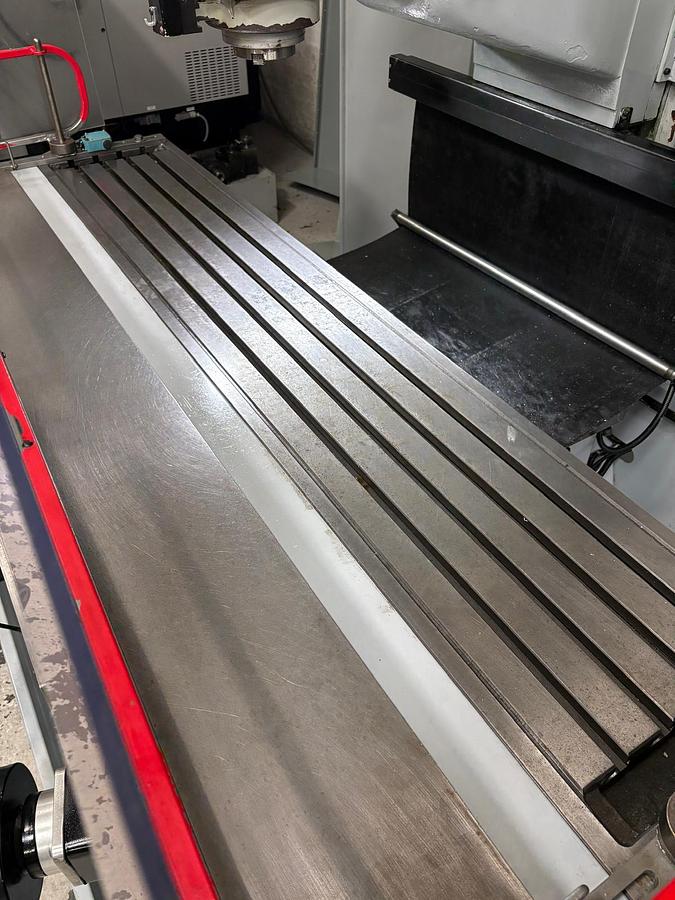 Used 2010 XYZ SMX 5000 VERTICAL BED TYPE CNC MILLING MACHINE